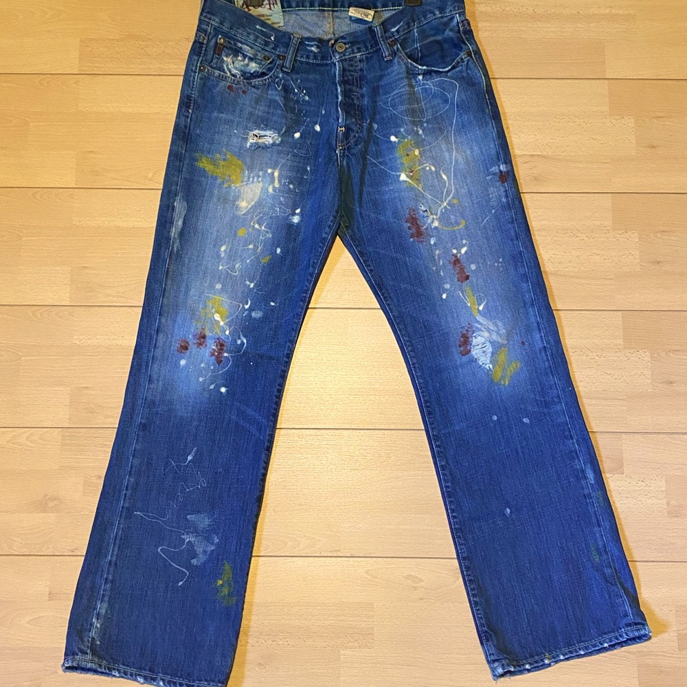 SOLD!!Abercrombie & Fitch Distressed Paint 33x32